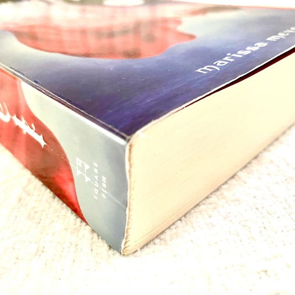 Scarlet - The Lunar Chronicles Book 2 - Picture 7 of 12